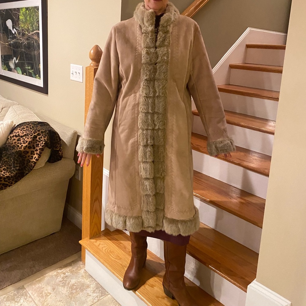 Weatherproof Shearling Like Coat - Picture 2 of 2